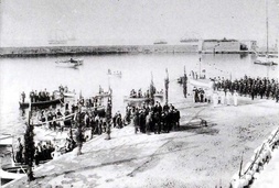 Η άφιξη του Αρμοστή Κρήτης Αλ. Ζαίμη στο λιμάνι το Σεπττέμβριο του 1906.
